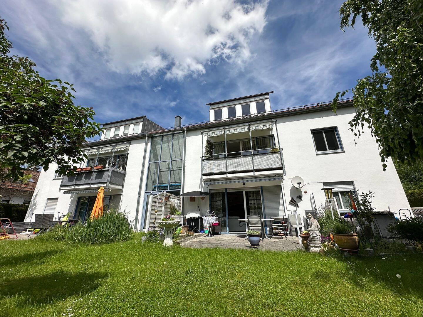 Helle OG-Wohnung mit Balkon in Gauting, Ortsteil Buchendorf, zu vermieten, 82131 Gauting