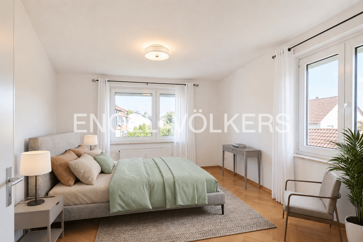 Lichtdurchflutetes Eigenheim mit Westbalkon und Garten, 71706 Markgröningen