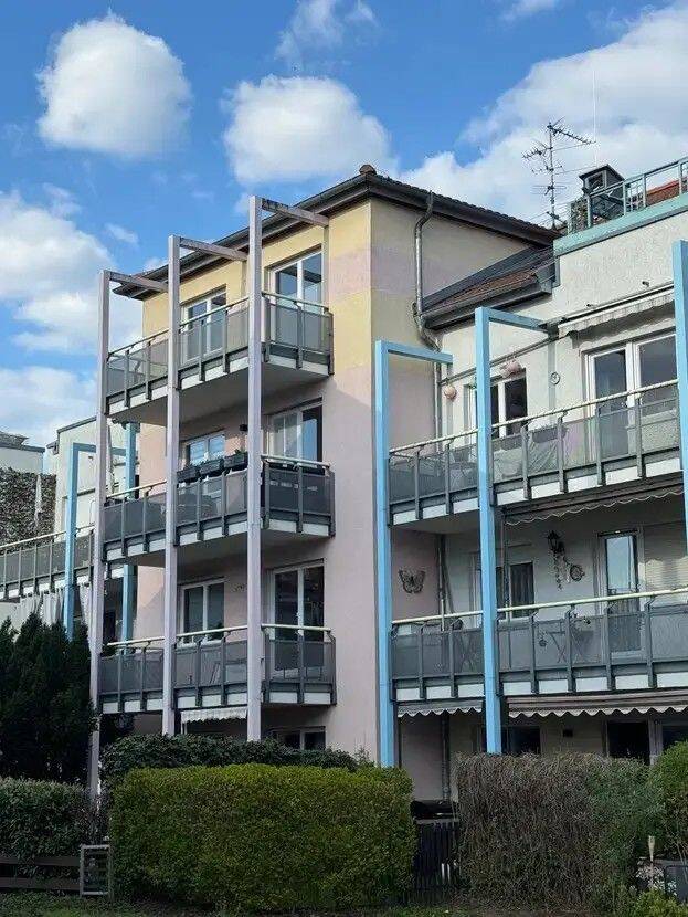 Helle Dachgeschosswohnung in Teltow mit Aufzug, Balkon, EBK & Tiefgaragenstellplatz, 14513 Teltow