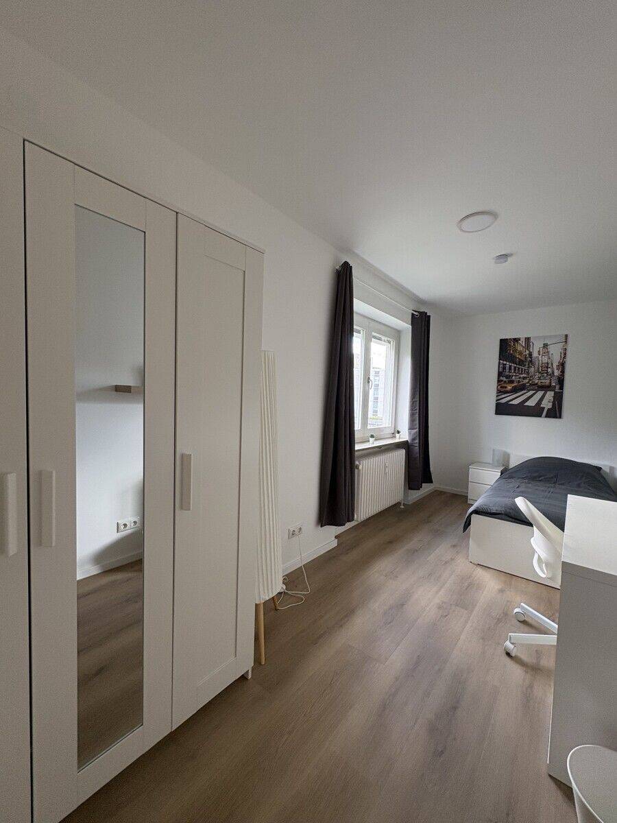 Ab sofort: WG-Zimmer voll möbliert und frisch saniert in 2er WG, 81475 München (Thalk. Obersendl.-Forsten-Fürstenr.-Solln)