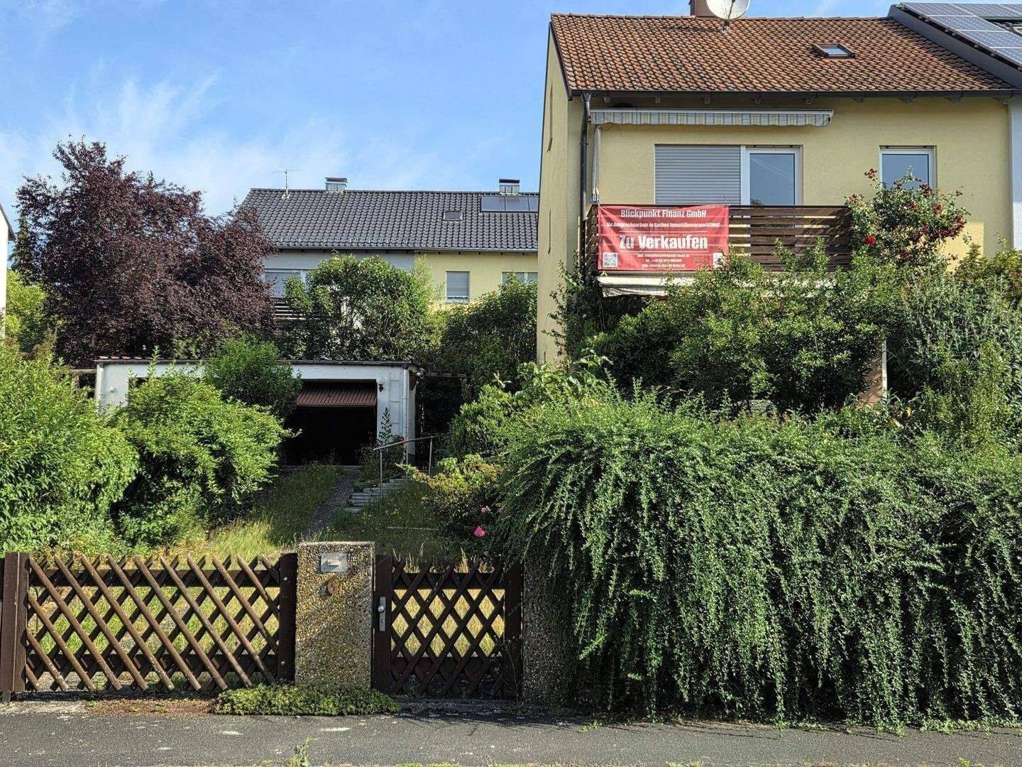 Charmante Doppelhaushälfte mit Potenzial – gestalten Sie Ihr neues Zuhause nach Ihren Wünschen, 91056 Erlangen
