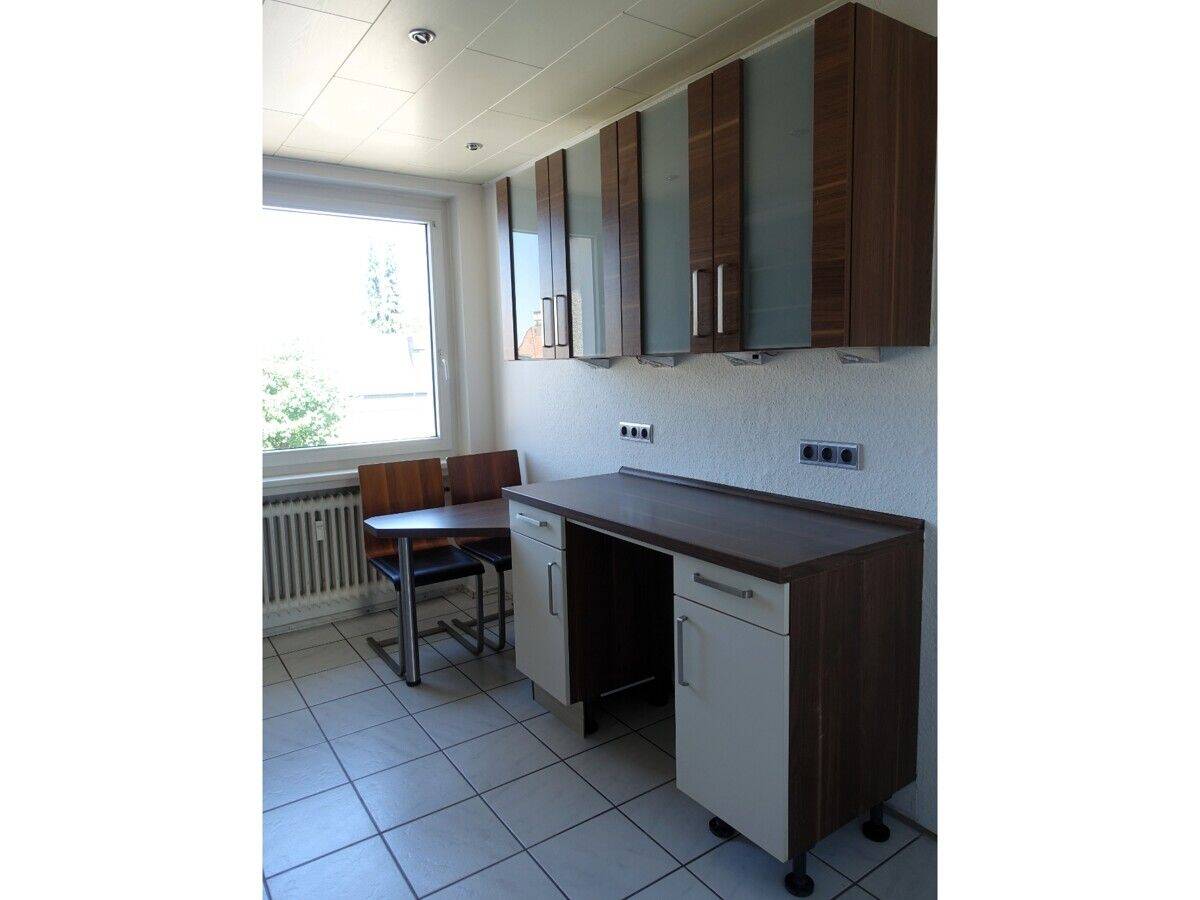 Ihr neues Zuhause: 3-Zimmer-Wohnung mit Balkon und Garage in Lehrte, 31275 Lehrte