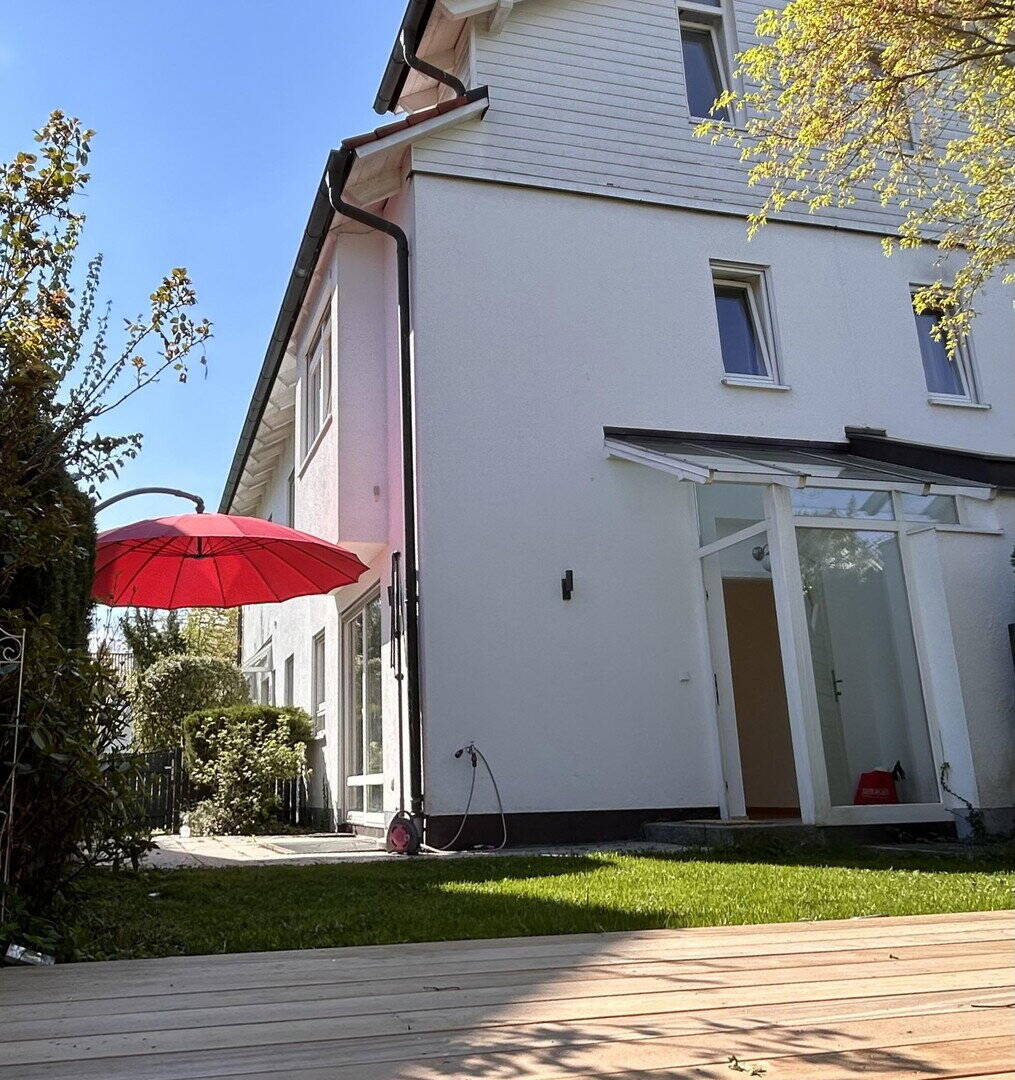 Eigenheimglück im Obermenzing: Quatrohaus mit eigenem Garten mit viel Privatsphäre provisionsfrei, 81245 München (Aubing-Lochhausen-Langwied Pasing-Obermenzing)