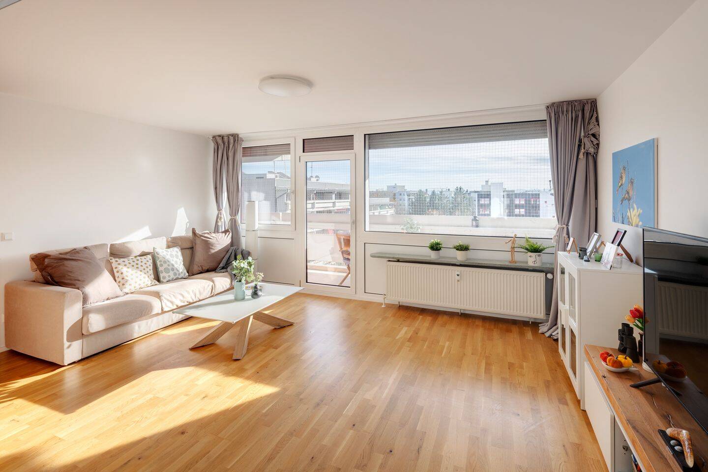 Schwabing-West: Sonnige 3-Zimmer Wohnung mit herrlichem Bergblick, 80797 München (Maxvorstadt Milbertshofen-Am Hart Neuhausen-Nymphenburg Schwabing-West)
