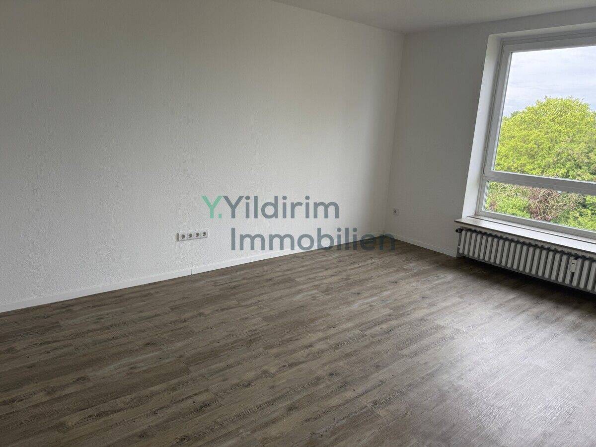 4-Zimmer-Wohnung mit Balkon – 97 m² , 3. OG in ruhiger Lage von Cuxhaven-Süderwisch, 27474 Cuxhaven
