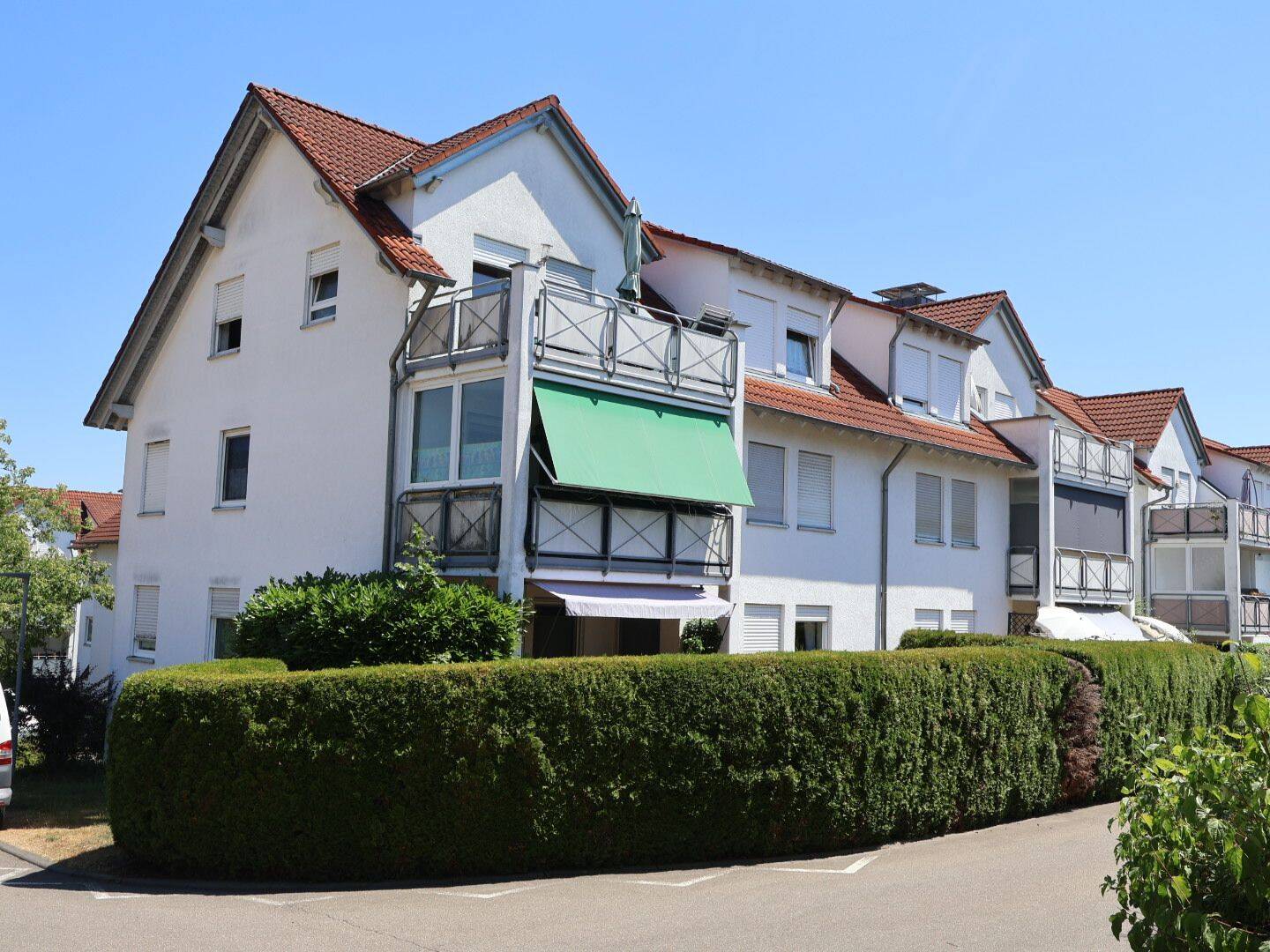 Helle 3-Zimmer-Wohnung mit großem Balkon und Tiefgarage in ruhiger Wohnlage, 89584 Ehingen (Donau)