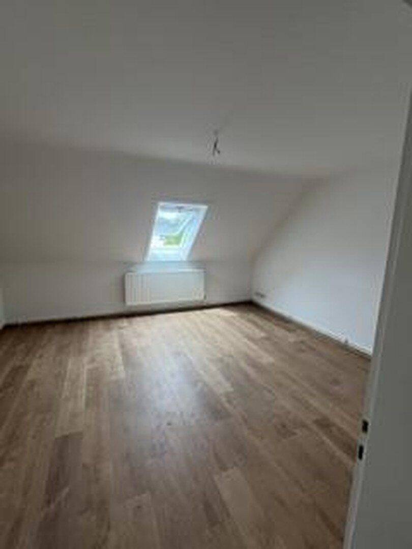 Hannover-Herrenhausen, helle sanierte DG-Wohnung, 30419 Hannover