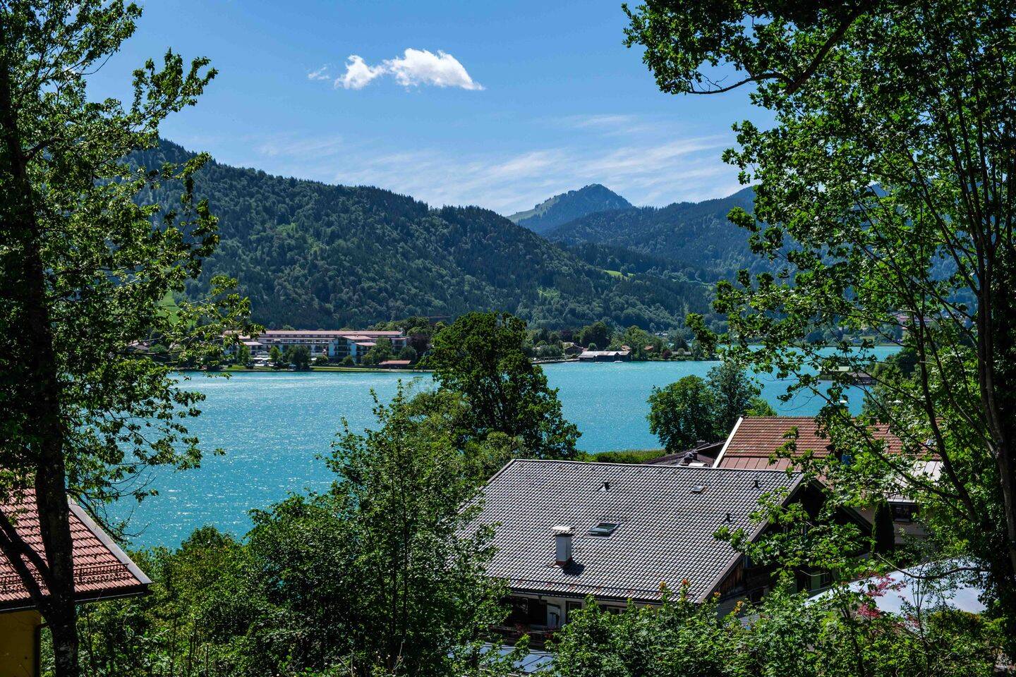 GRUNDSTÜCK MIT TRAUMHAFTEM SEE-UND BERGBLICK, TEGERNSEE, 83684 Tegernsee