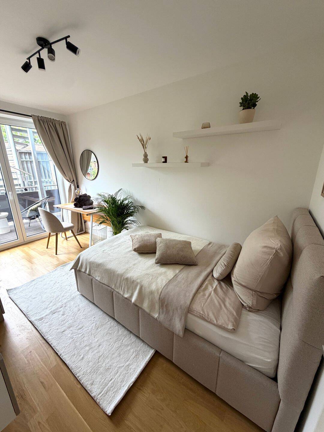 Premium WG-Zimmer | Vollmöbliert & All-inclusive | Ruhige Innenhofseite | Bahrenfeld, 22761 Hamburg (Altona Bahrenfeld)