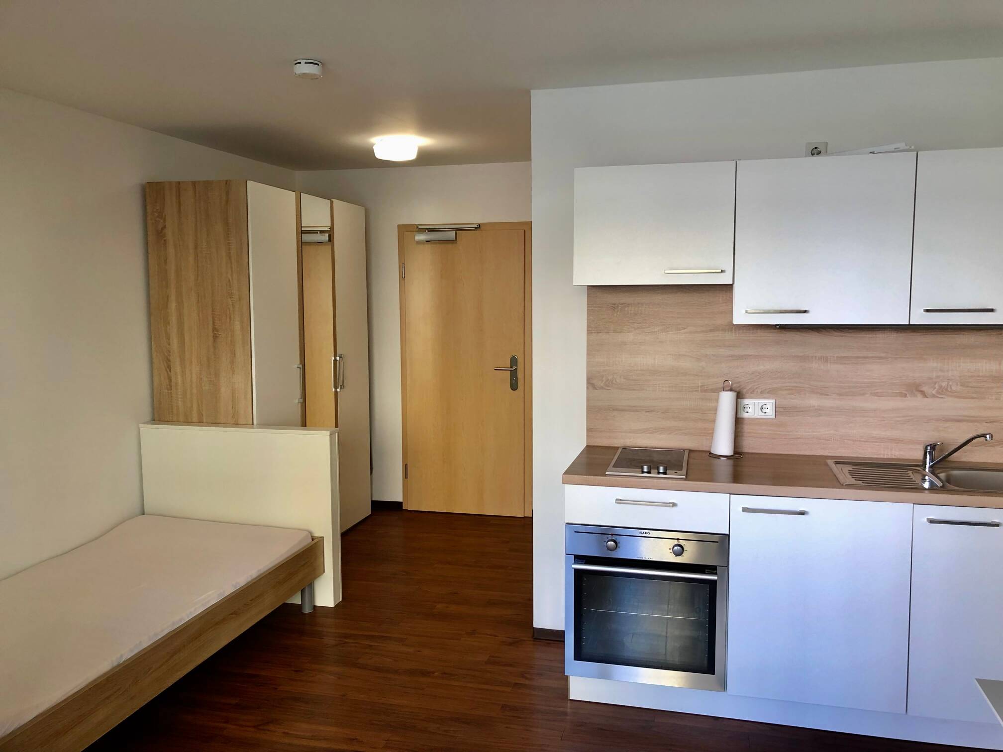 Ingolstadt – 24qm – möbliert, 650 warm, incl. Internet flat und Stromkosten incl., Mit West-Terrasse, 85055 Ingolstadt
