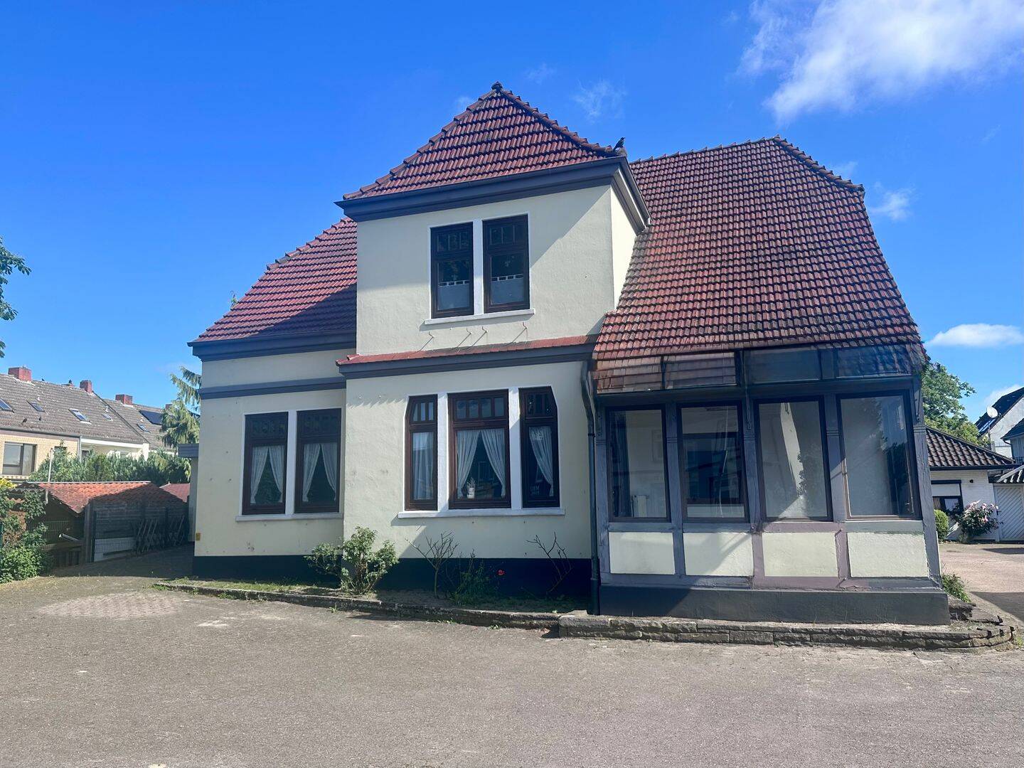 Wohn- und Geschäftshaus mit Gewerbe- und Lagerfläche, 28325 Bremen (Ellenerbrok-Schevemoor Oberneuland Tenever)