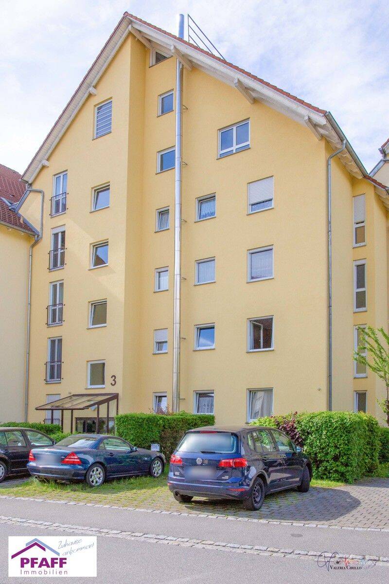 Zuhause ankommen in Rielasingen! Helle 2 Zimmerwohnung mit großem Balkon und Stellplatz, 78239 Rielasingen-Worblingen