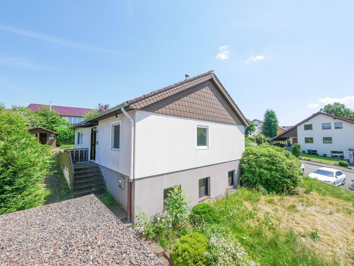 Familienfreundliches Fertighaus mit zusätzlicher Wohneinheit im Untergeschoss, 33184 Altenbeken