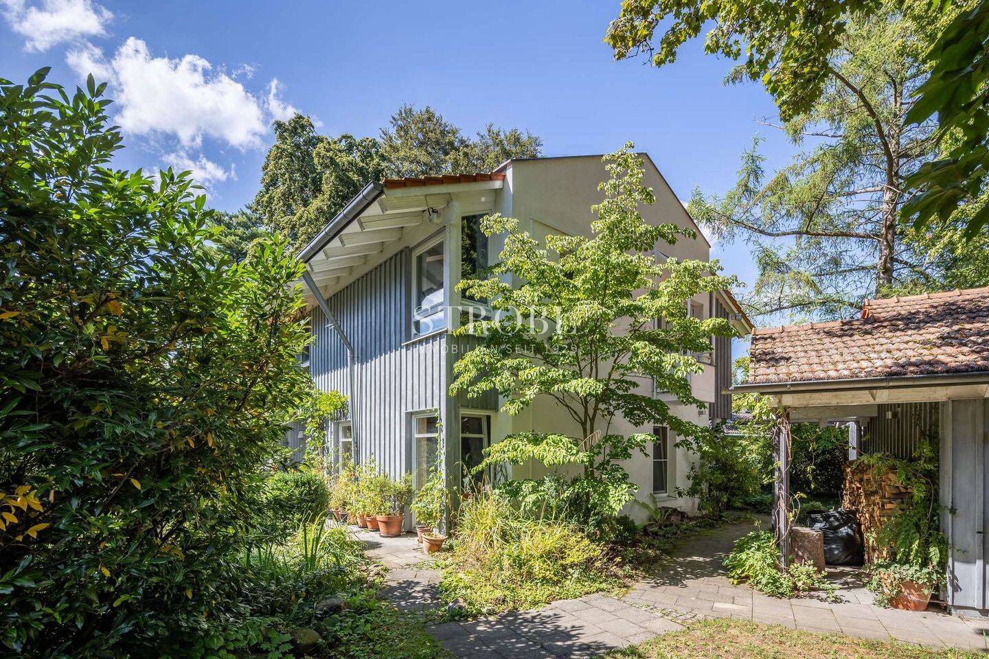 OASE I Großes Anwesen mit Pool & Sauna in Top Lage, 82041 Oberhaching