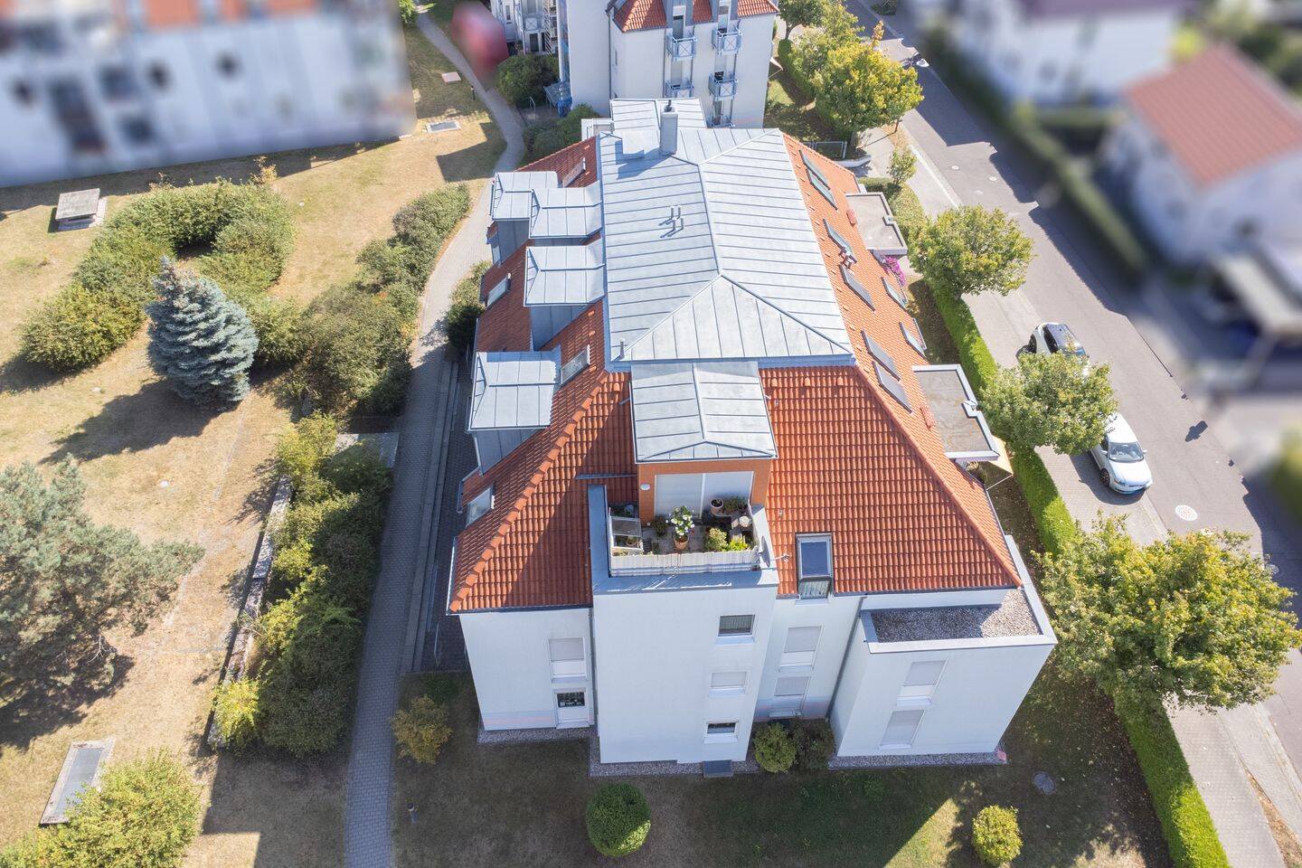 RENDITE VON 4,54 % SICHERN | 2 Zimmer mit Balkon, Einbauküche und TG-Stellplatz