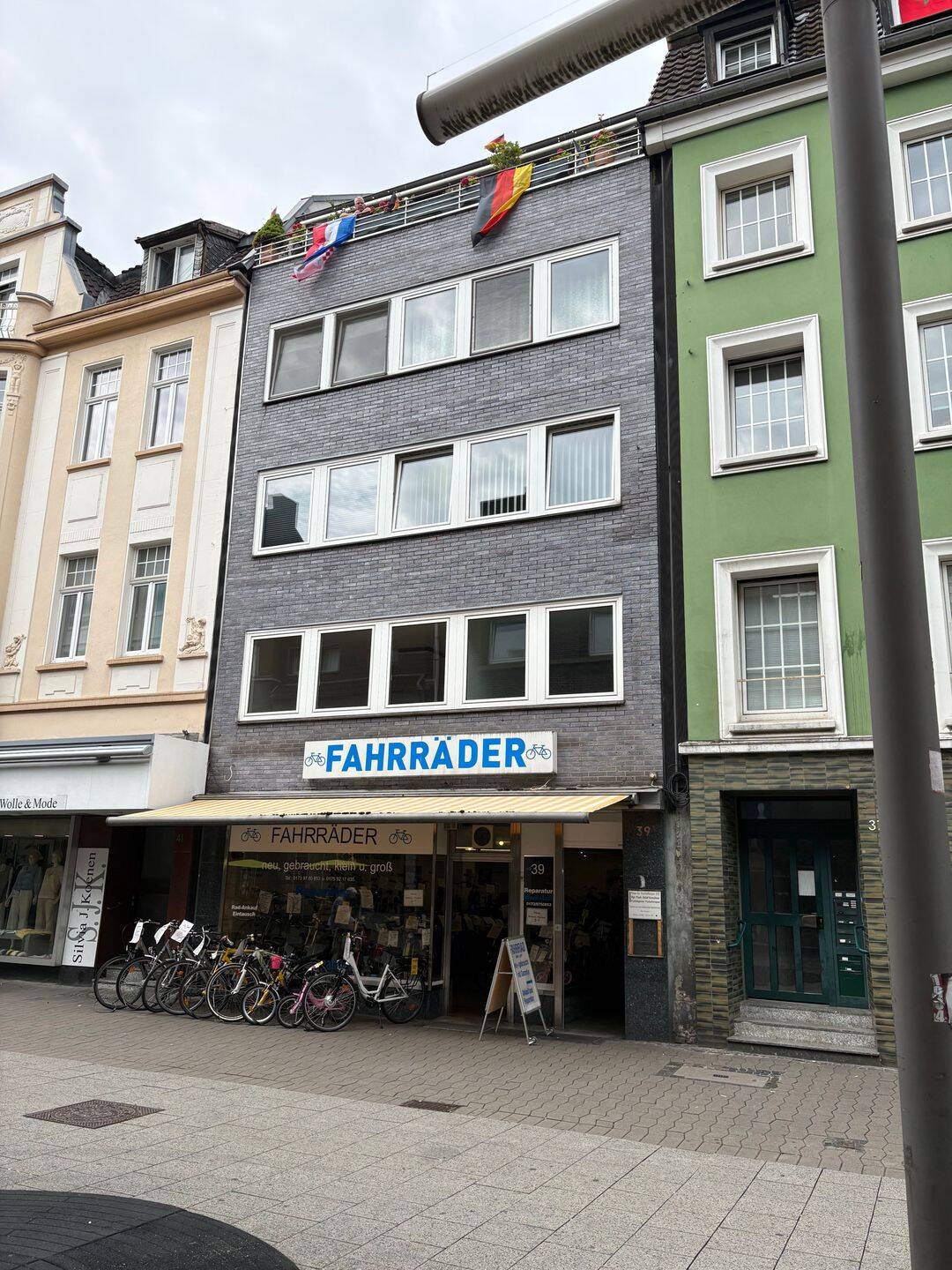 Mehrfamilienhaus 1 x Ladenlokal u. 4 Einheiten in Oberhausen Mitte, 46045 Oberhausen