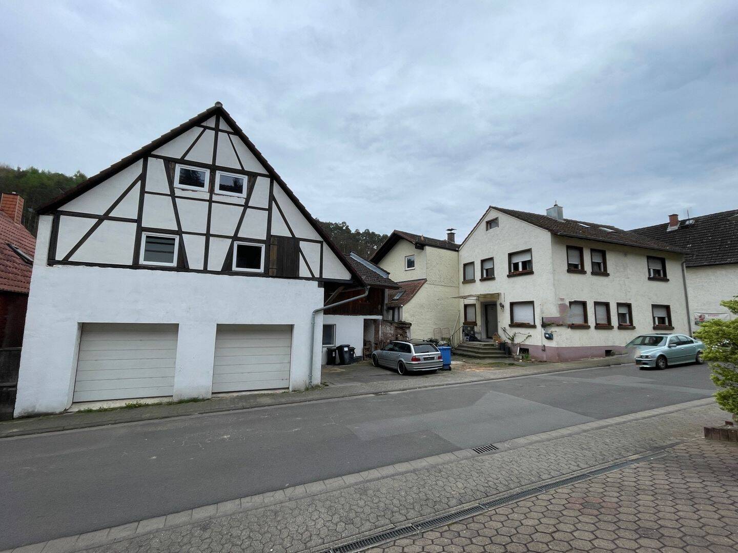 Attraktives Wohn- und Anlageensemble in ruhiger Ortsrandlage von Wald-Amorbach, 64747 Breuberg