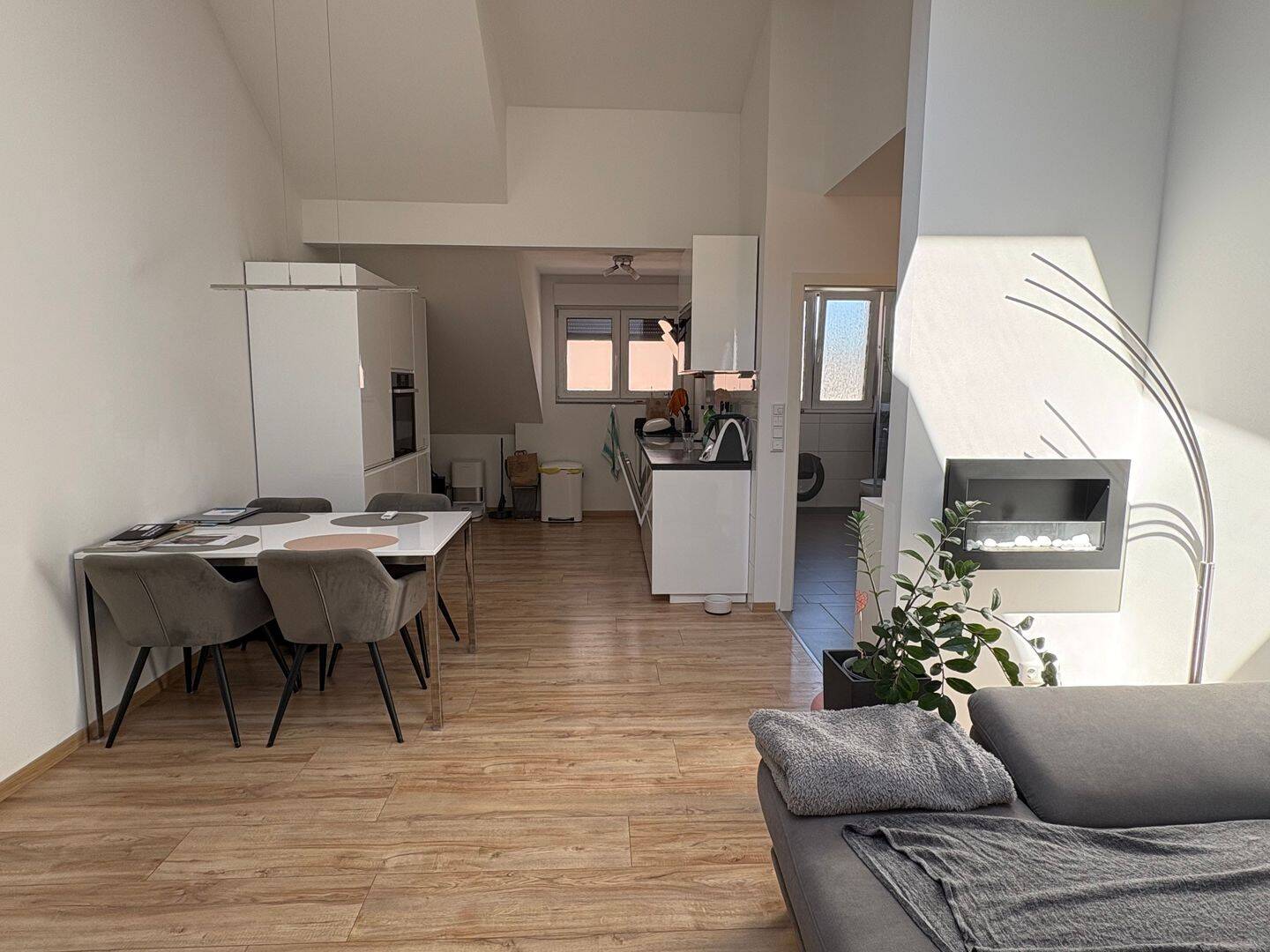 Helle, ruhige 2 Zimmerwohnung 70 qm zum 01.10.2026, 42107 Wuppertal (Elberfeld)