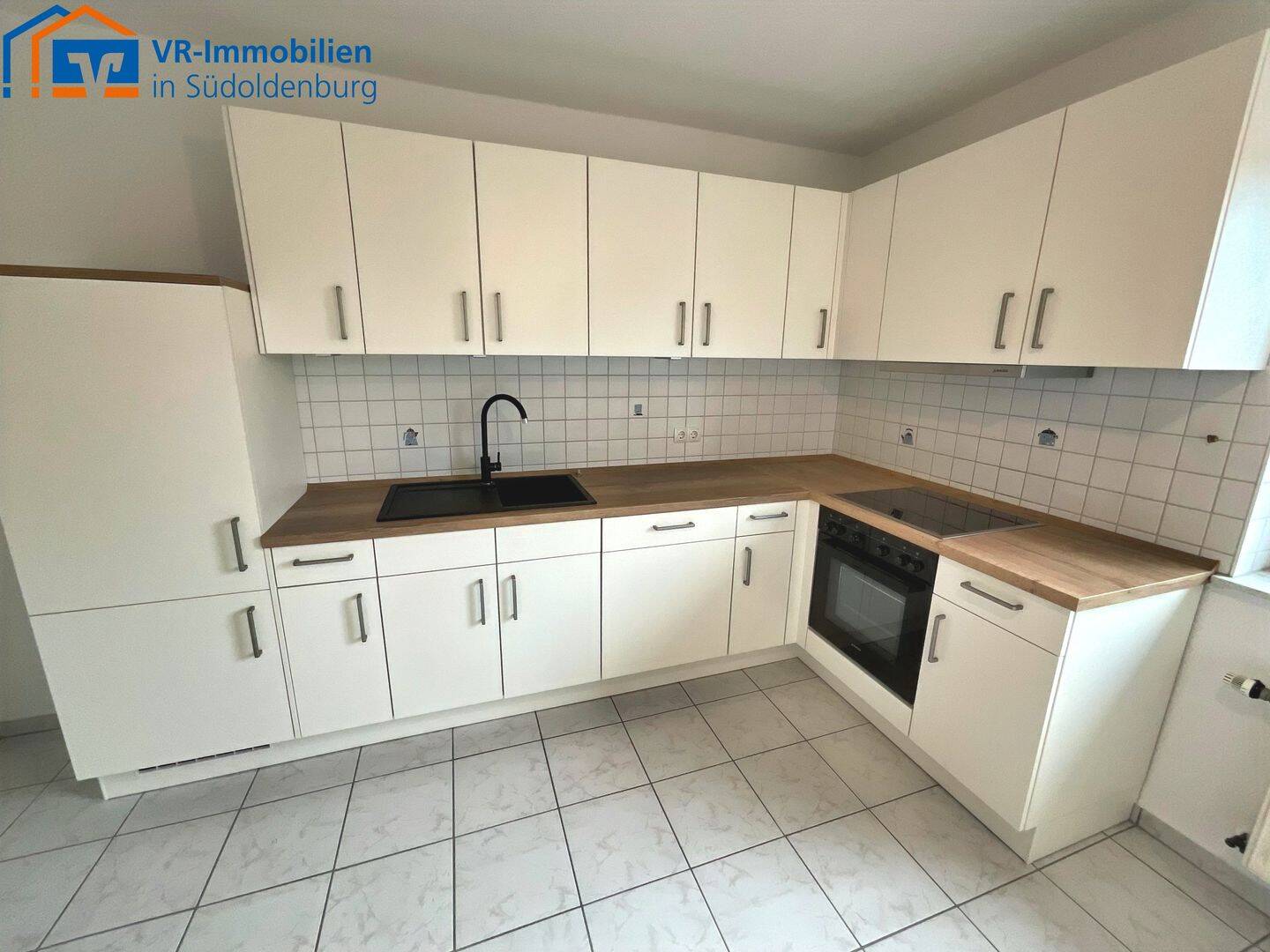 Ciynah in Friesoythe: Modernisierte Oberwohnung mit Balkon und Einbauküche!, 26169 Friesoythe
