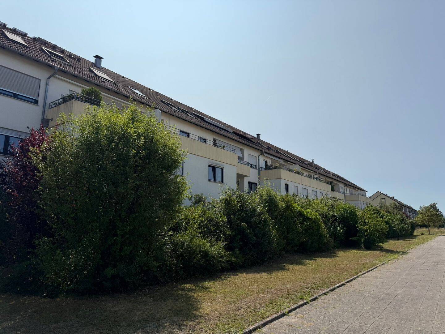 Jetzt preisreduziert: Vermietete Eigentumswohnung in der beliebten Waldstadt mit TG-Stellplatz, 76139 Karlsruhe (Hagsfeld Rintheim Waldstadt)