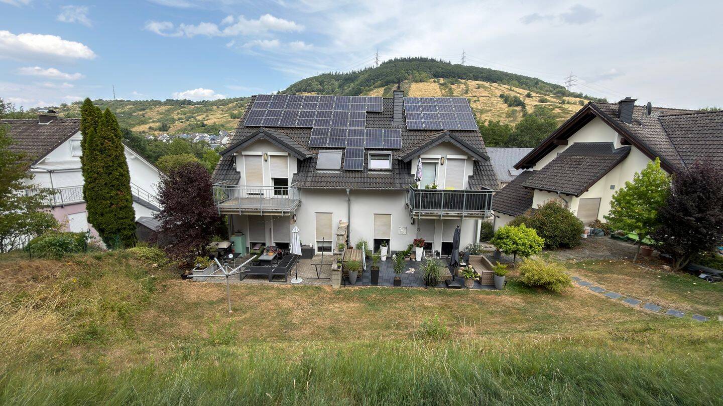 4 ZKB-Wohnung mit Balkon im Grünen im schönen Fell. Zustand Neubau., 54341 Fell