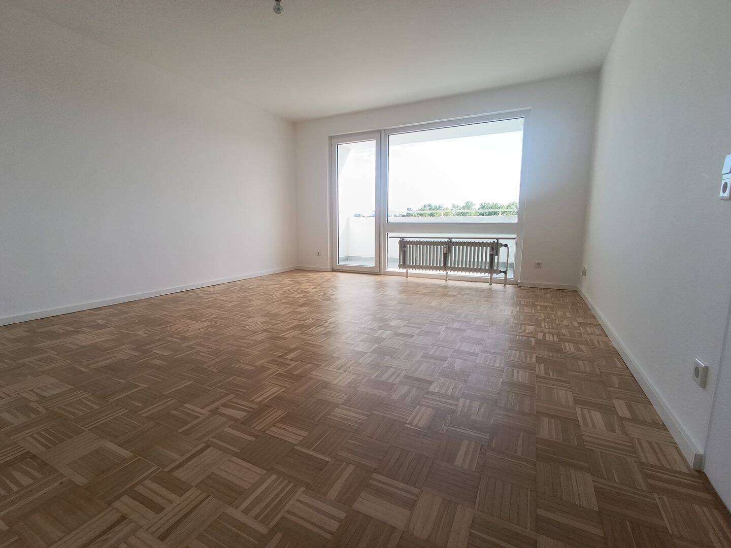 Schöne Helle 2 Zimmer Wohnung in ruhiger Lage, Komplett renoviert., 63150 Heusenstamm