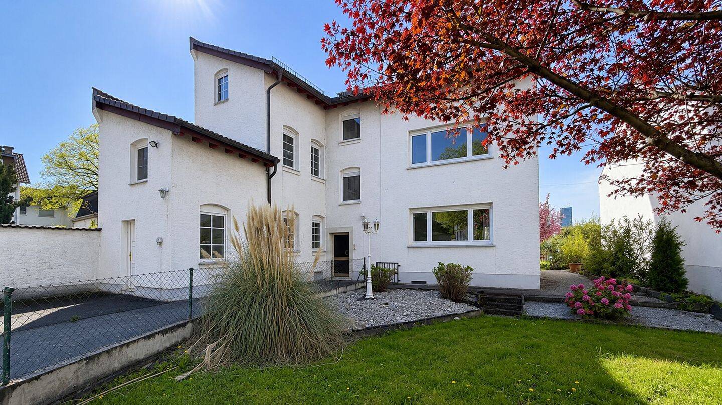 Freistehendes Dreifamilienhaus mit einer freien Einheit und Entwicklungspotenzial, 60386 Frankfurt am Main (Bornheim Fechenheim Riederwald Seckbach)