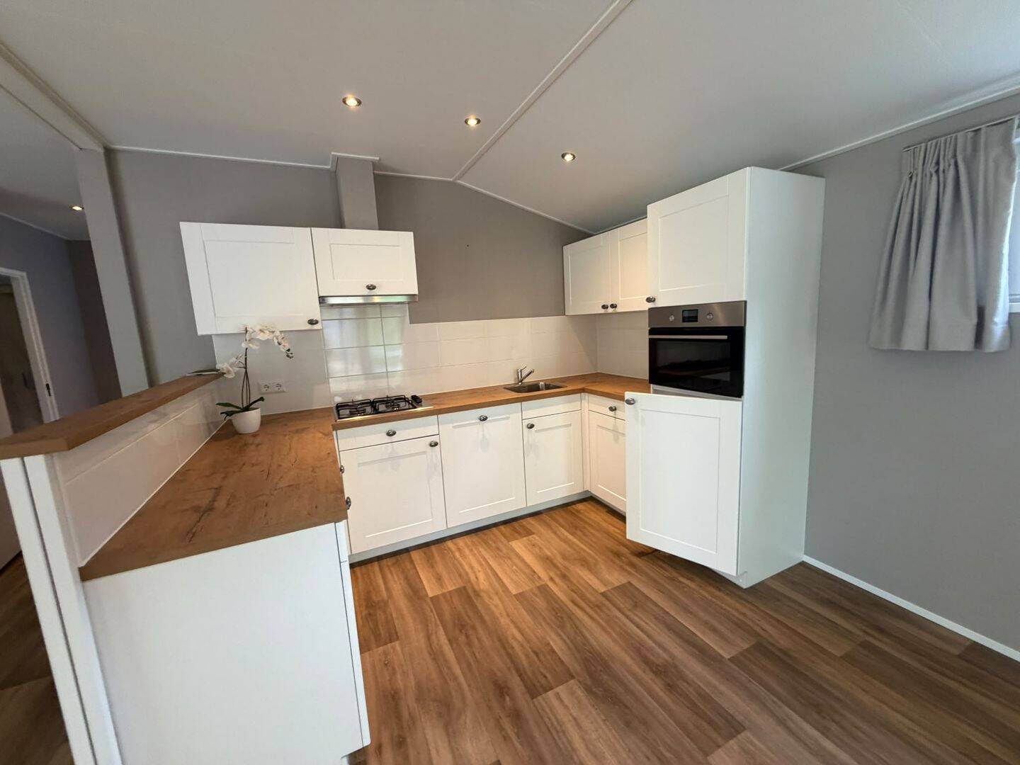 Ganzjähriger Wohnkomfort – Mobilheim mit Seeblick in Top-Zustand, 63517 Rodenbach