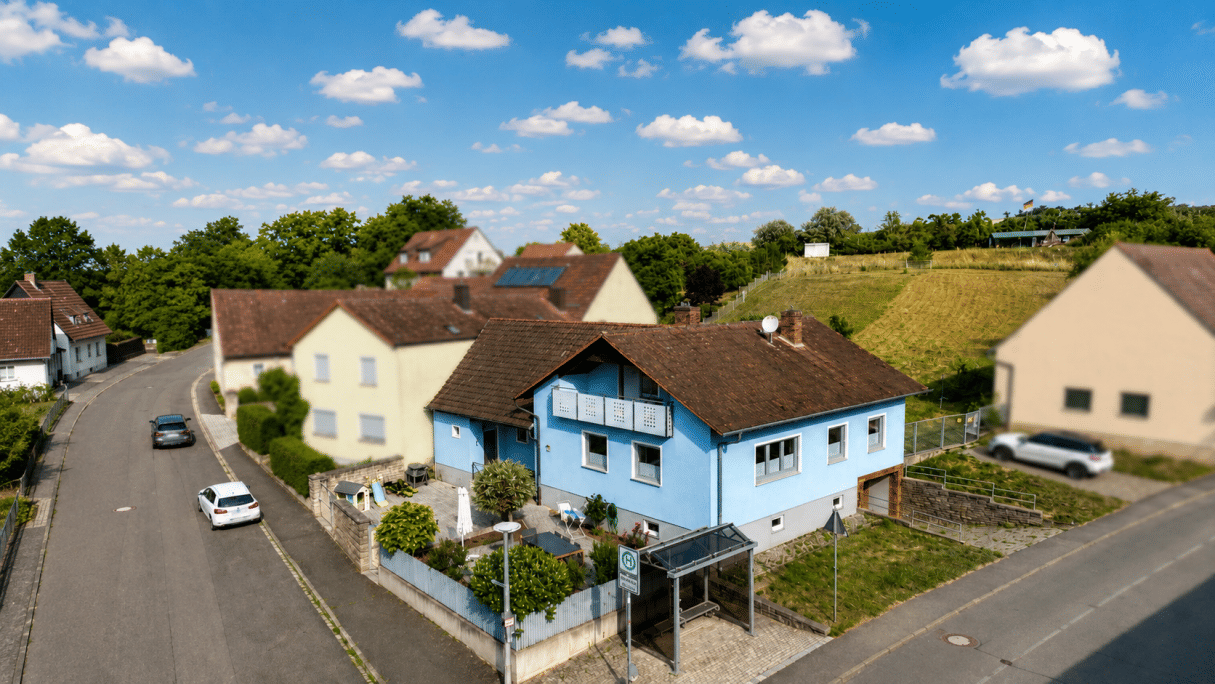 Großzügiges Einfamilienhaus mit 2.479 m² Grundstück und vielfältigen Möglichkeiten, 97342 Seinsheim