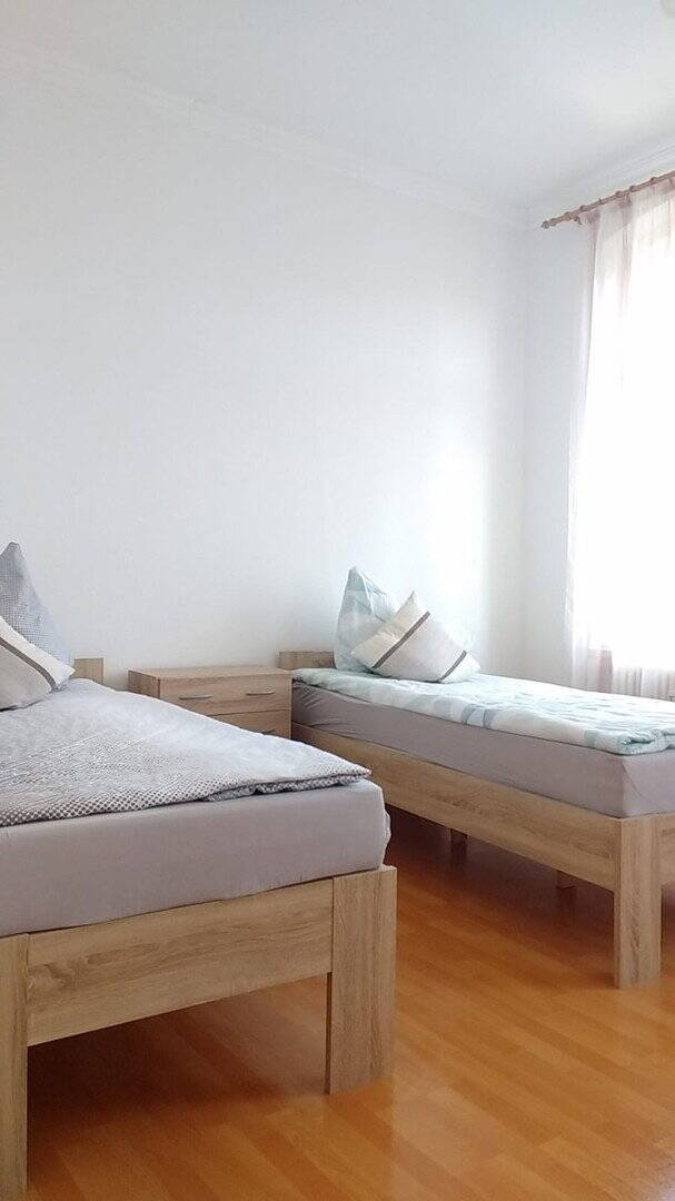4 Zi. Wohnung mit Balkon und Badewanne, 8525 Plauen