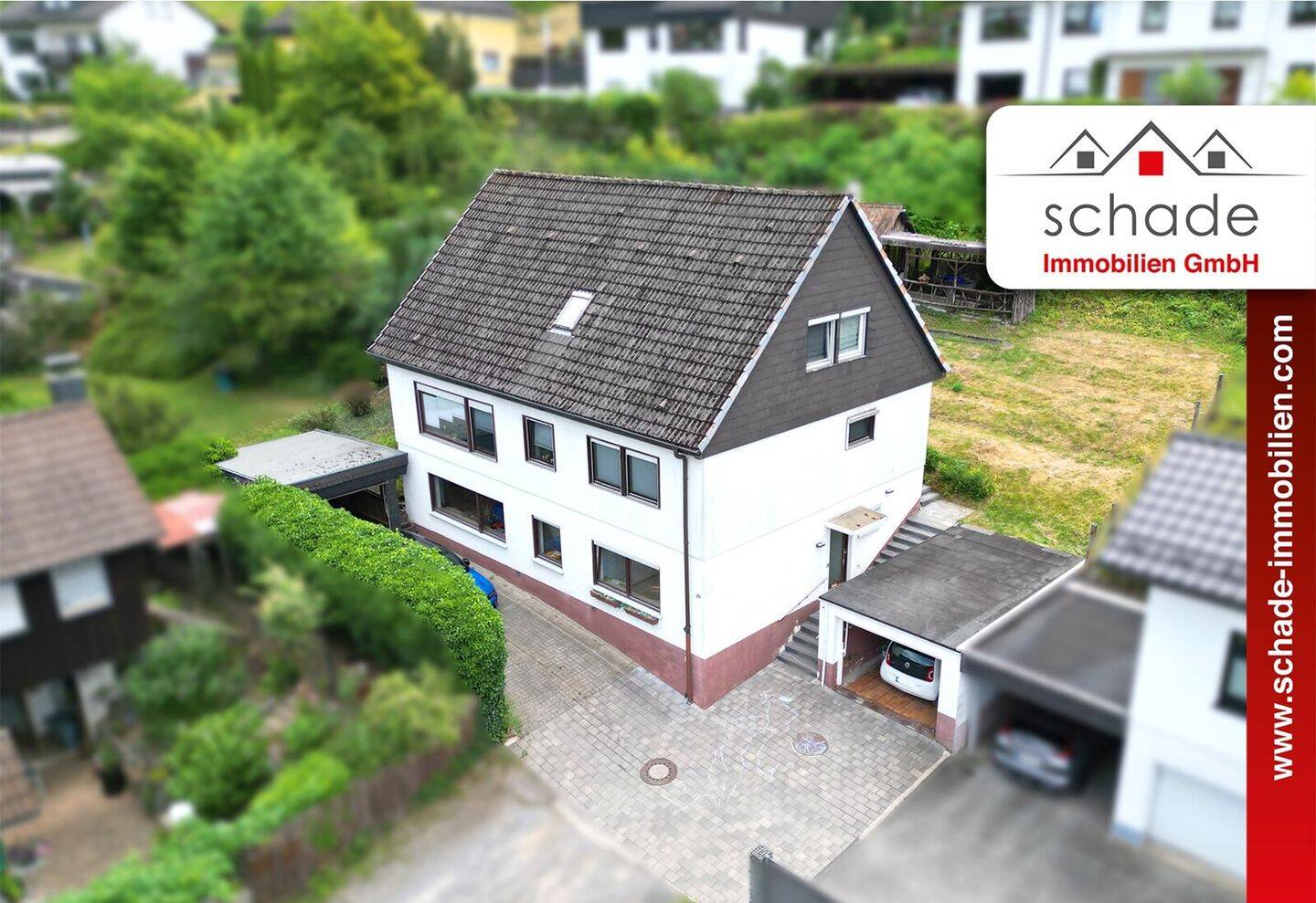 SCHADE IMMOBILIEN – Einfamilienhaus mit Einliegerwohnung am Krankenhaus!, 58840 Plettenberg