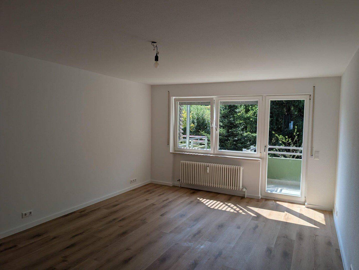 Hochwertig kernsanierte 3-Zimmer-Wohnung mit Balkon & Garage, 76532 Baden-Baden