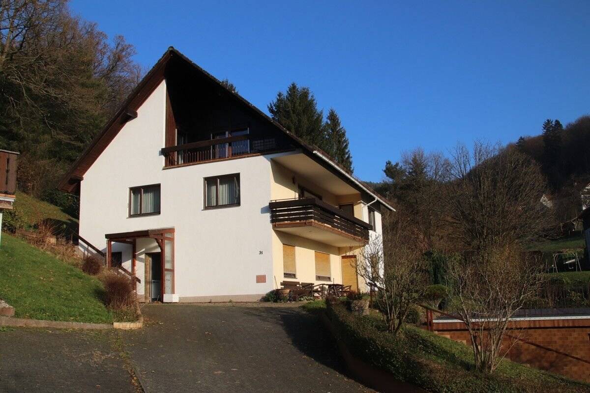 Sonnig gelegenes Anwesen in Oberzent-Gammelsbach, 64760 Oberzent