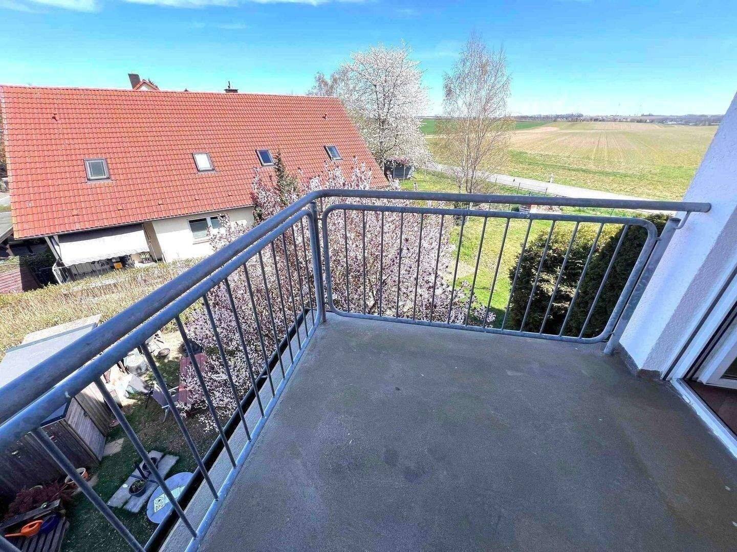 Traumwohnung DG – EBK – Balkon – PKW-SP, 4668 Grimma