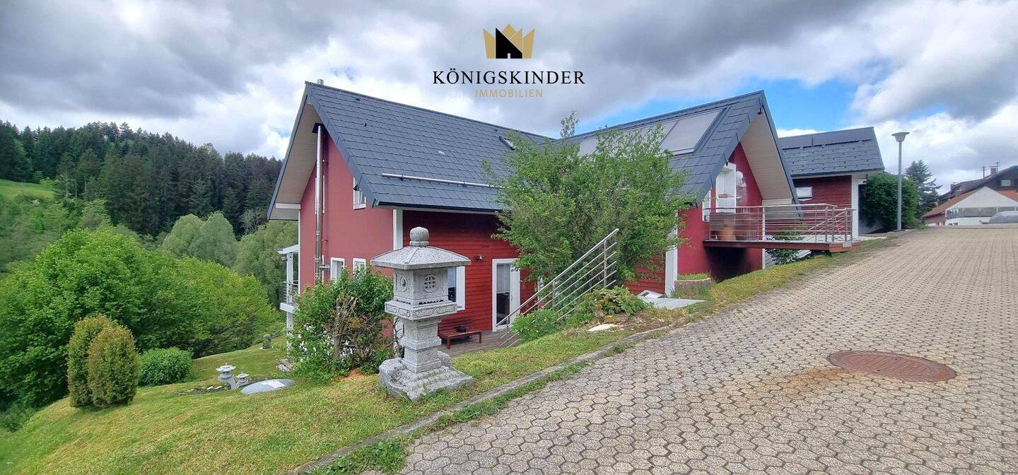 Neuer Preis. Wohnen, wo andere Urlaub machen. Attraktives Einfamilienhaus in Loßburg, 72290 Loßburg