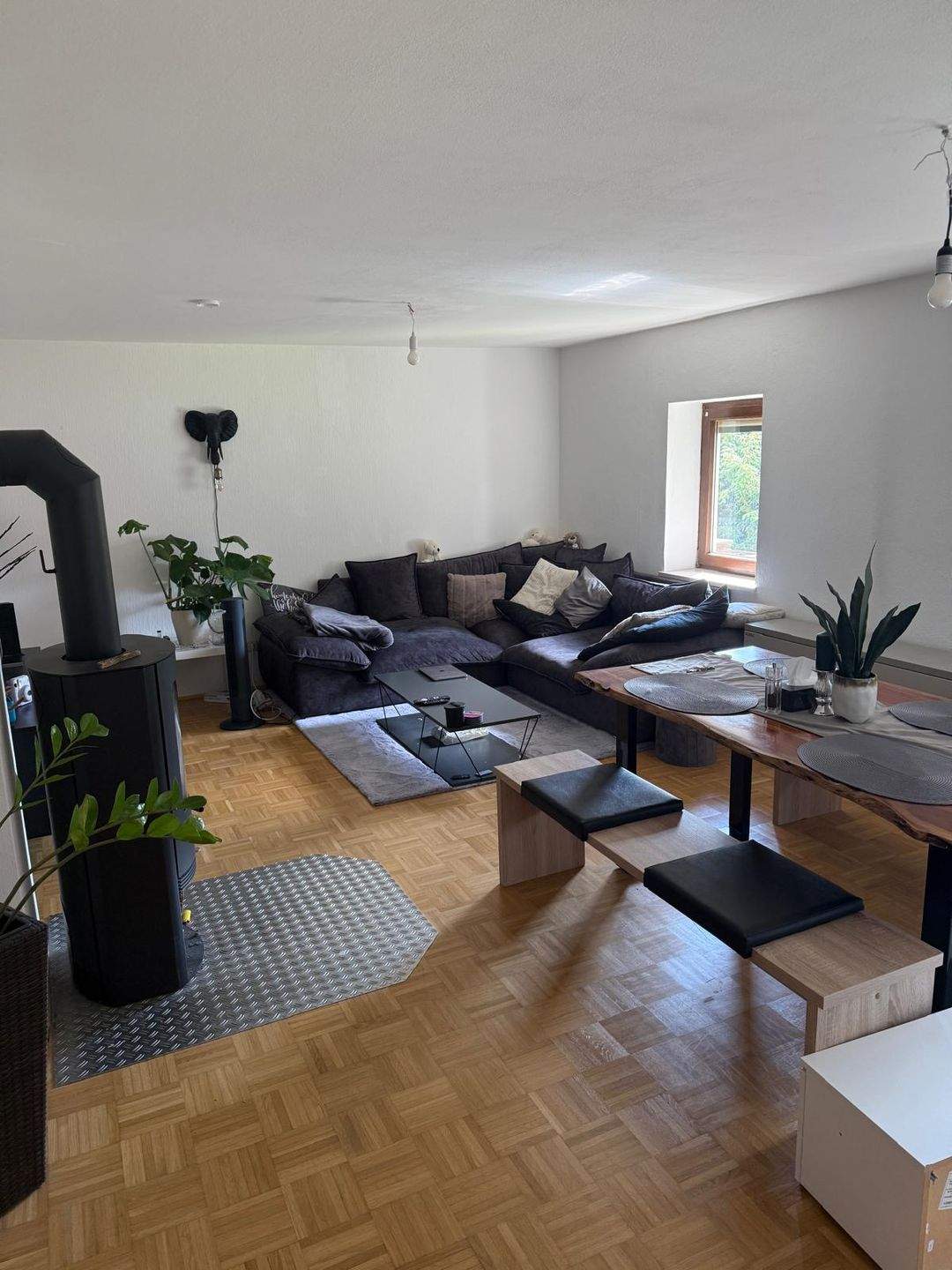 Gemütliche Altbau-Wohnung in ehem. Bauernhaus – Allach, ca. 60m², 80999 München (Allach-Untermenzing)