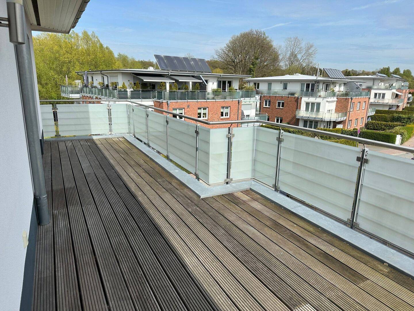 2 Zimmer Penthouse – Wohnung im Zentrum mit Fahrstuhl, riesige Dachterrasse, 22946 Trittau