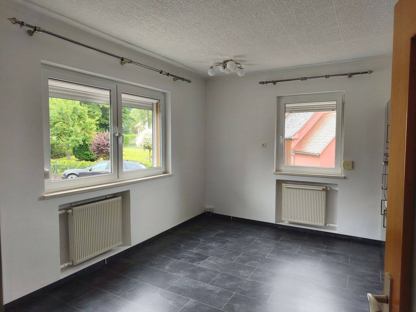 Helle 2,5 Zimmer Wohnung mit G/Stellplatz, EBK und Kellerabteil, 91555 Feuchtwangen