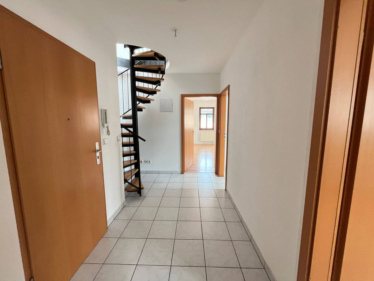 Wohnen auf zwei Ebenen – Maisonette mit flexibler Küchengestaltung, 9111 Chemnitz (Altchemnitz Schloßchemnitz Zentrum)