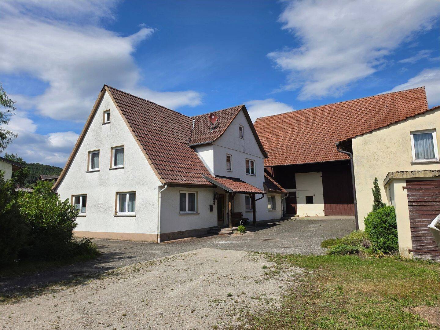 Sie lieben das Ländliche? Hier sind Sie richtig! Haus mit Nebengebäuden in Bad Staffelstein-Stublang, 96231 Bad Staffelstein