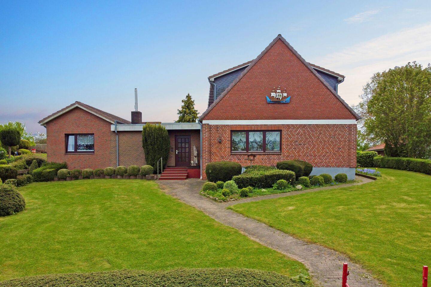 Großes Familienhaus mit Bungalow und zweitem Bauplatz, 23730 Schashagen