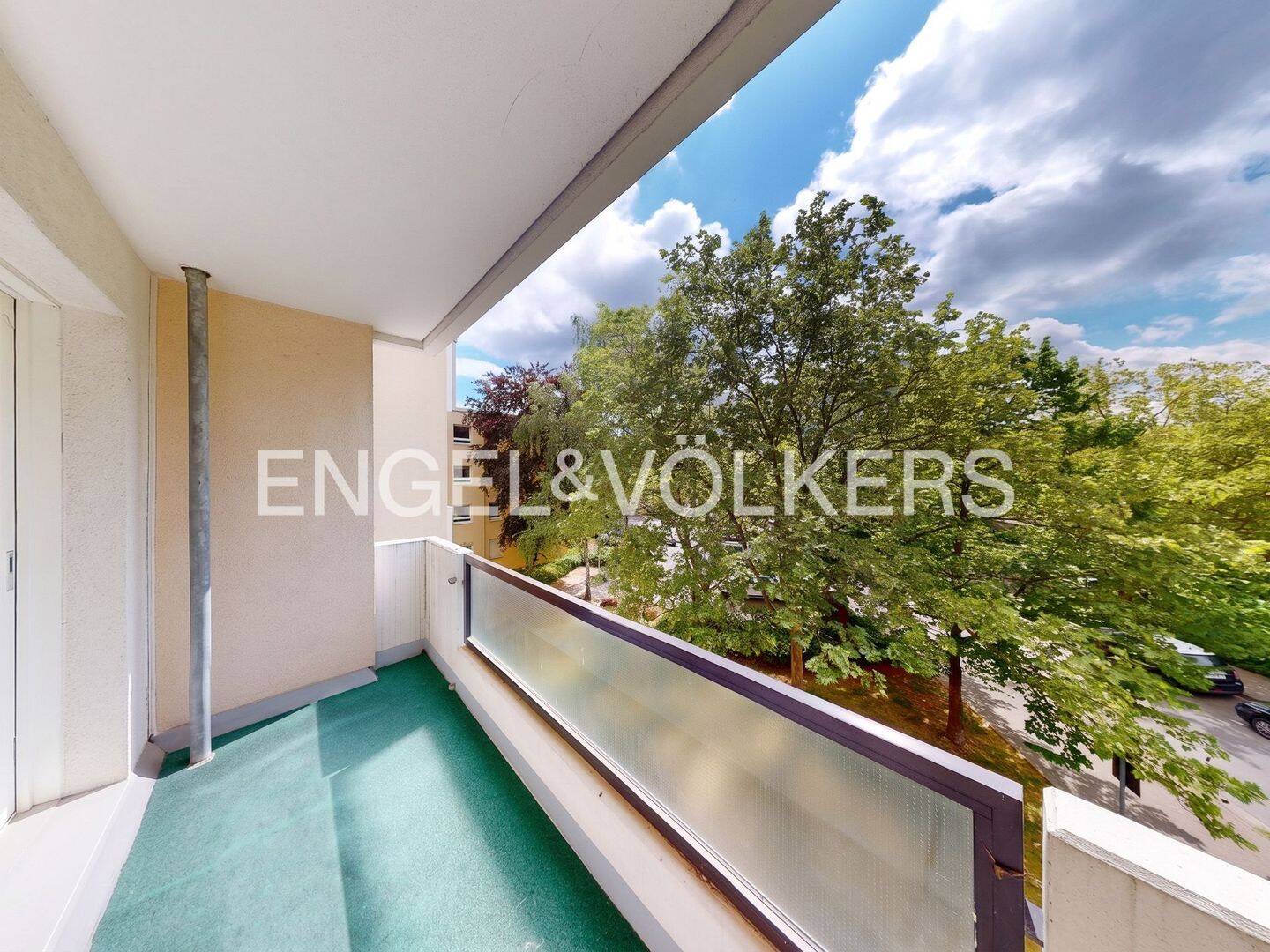 Lichtdurchflutete 3-Zimmer-Wohnung mit Balkon & Garage, 55122 Mainz (Gonsenheim Hartenberg/Münchfeld Neustadt)