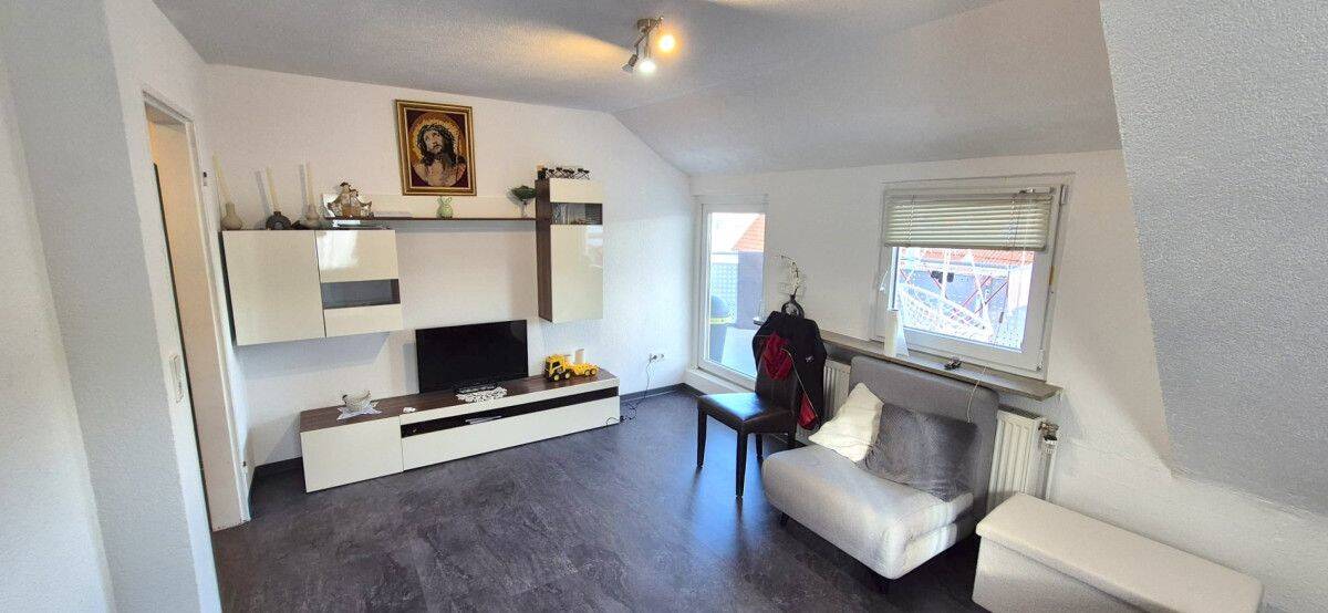 Modernisierte 2,5-Zimmer-Wohnung mit überdachten Terrasse und neuer Einbauküche, 73061 Ebersbach an der Fils