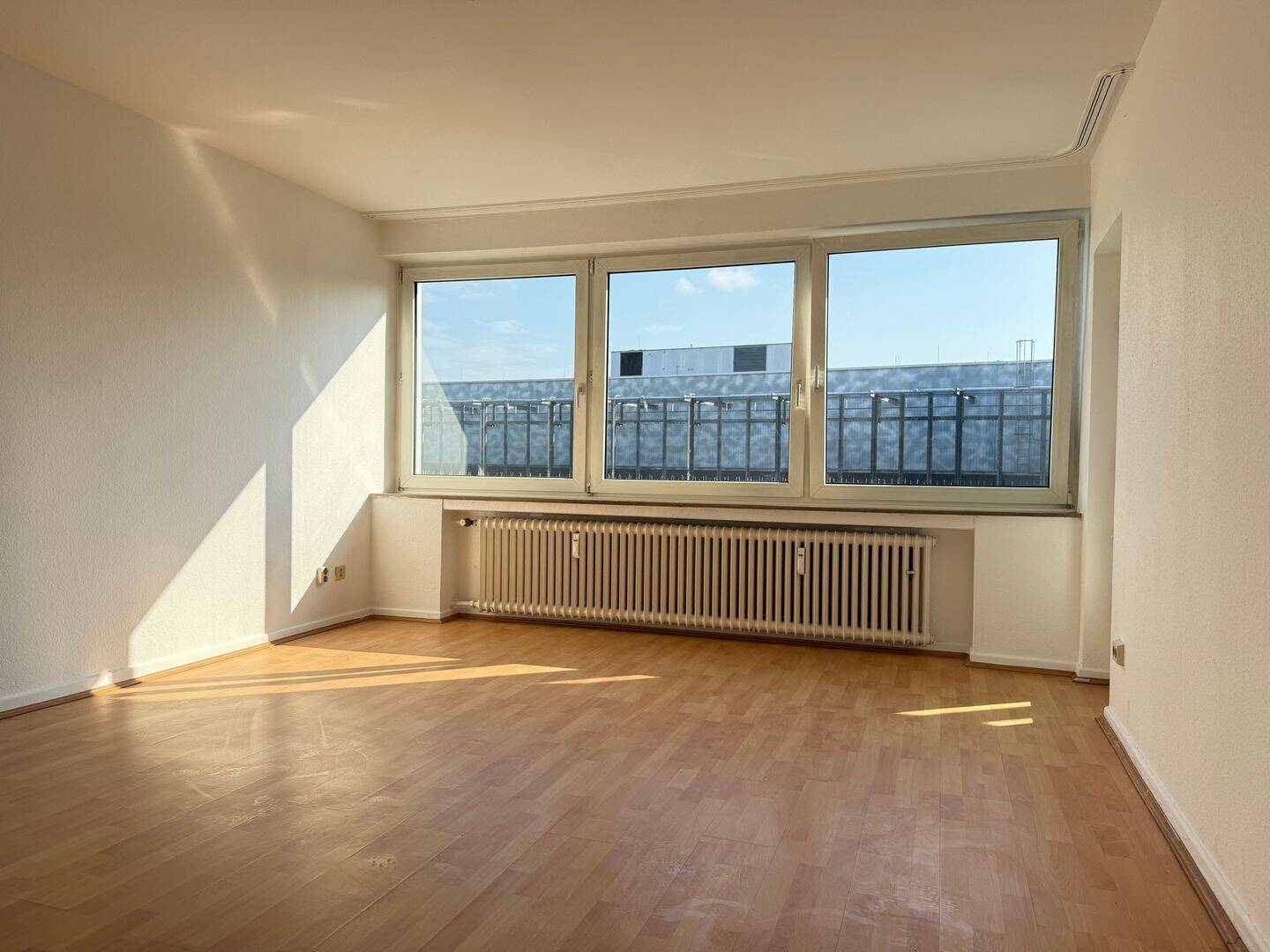 Helle 2-Zimmer-Wohnung in zentraler Lage, 53173 Bonn (Bad Godesberg Plittersdorf Rüngsdorf Alt-Godesberg)