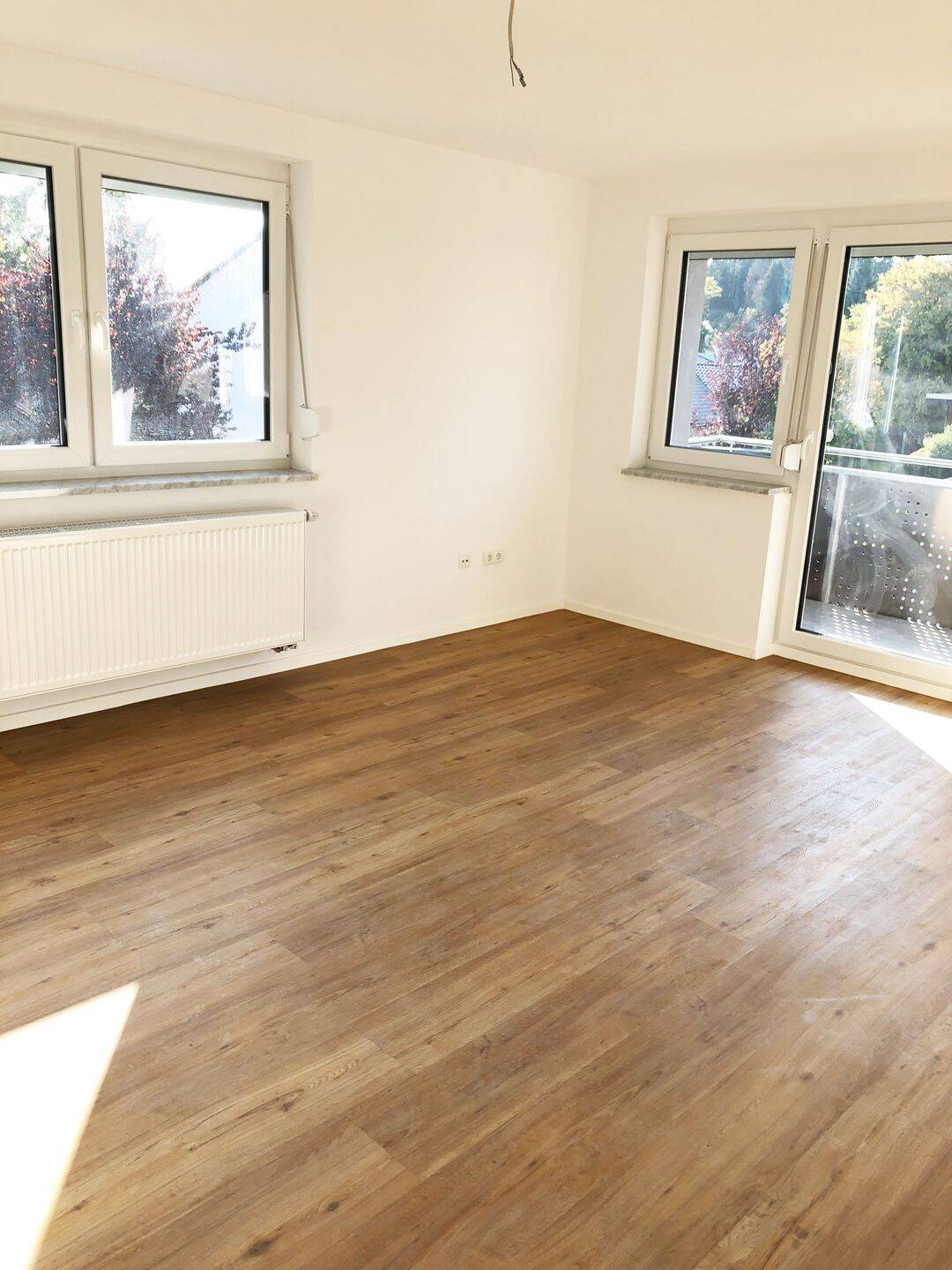 3-Zimmer-Erdgeschosswohnung mit Balkon, Garage & Stellplatz, 95100 Selb
