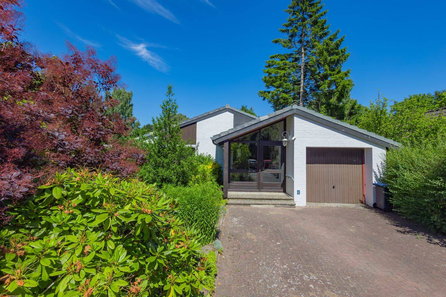 Individueller Bungalow mit Keller, Garage und großem Grundstück, 24768 Rendsburg