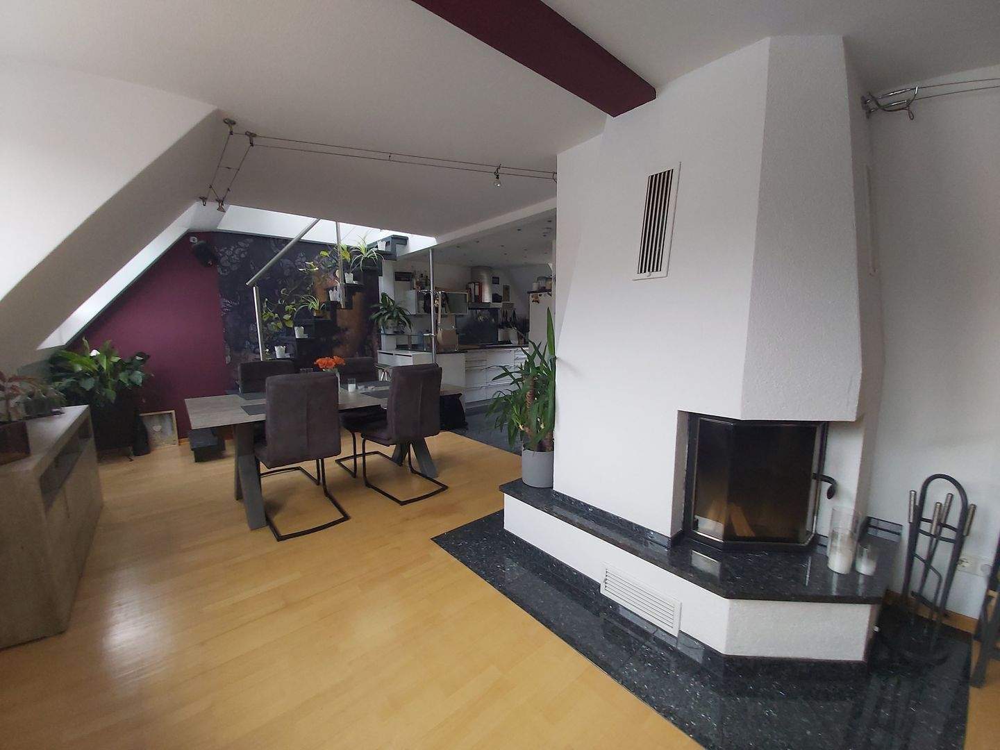 Exklusive 2 – Zimmer – Dachgeschosswohnung in Stuttgart – Münster, 70376 Stuttgart (Bad Cannstatt Burgholzhof Münster Zuffenhausen)