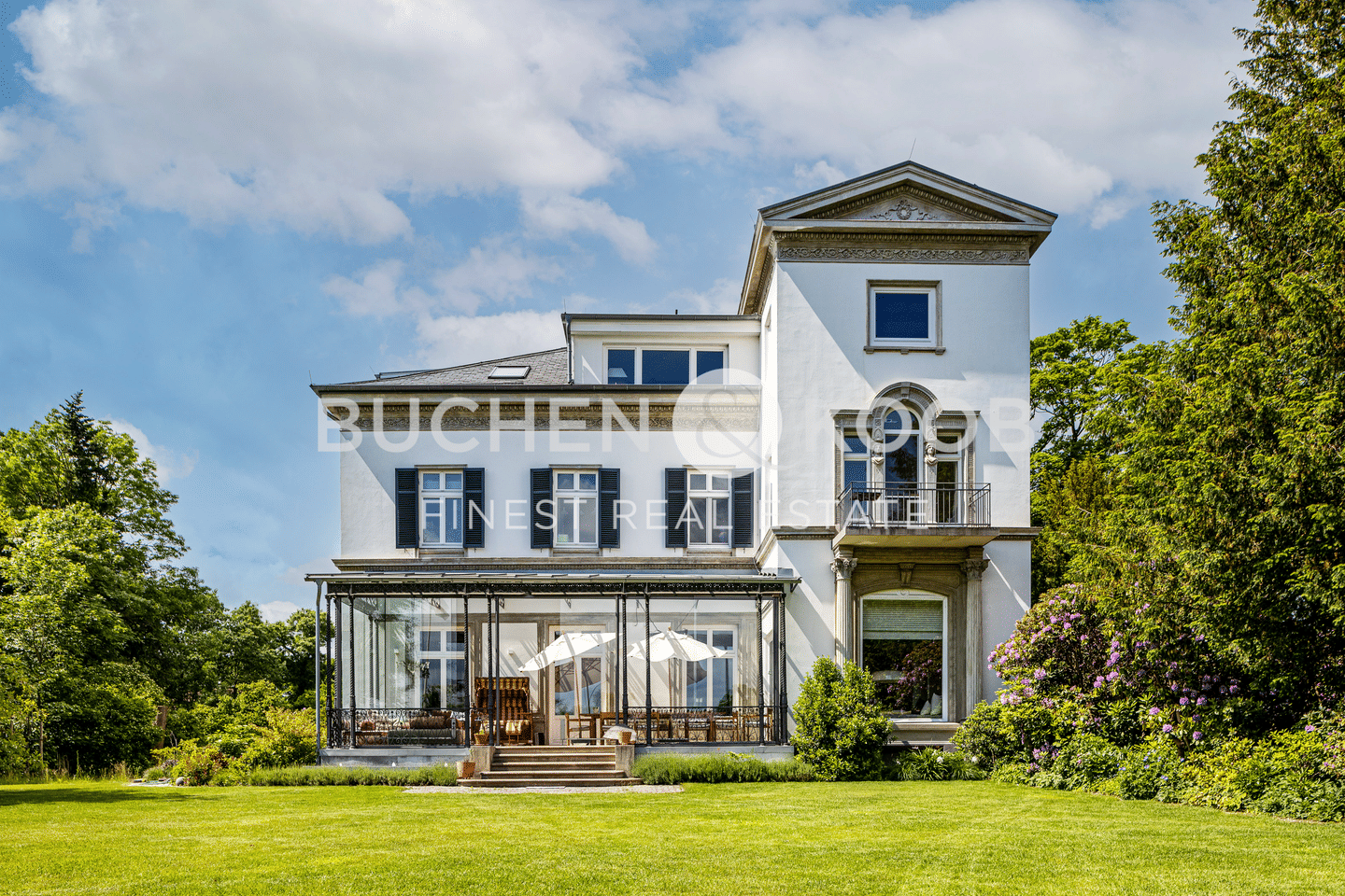 Einzigartige Villa mit Elbblick in Nienstedten, 22609 Hamburg (Altona Groß Flottbek Nienstedten Osdorf Othmarschen)