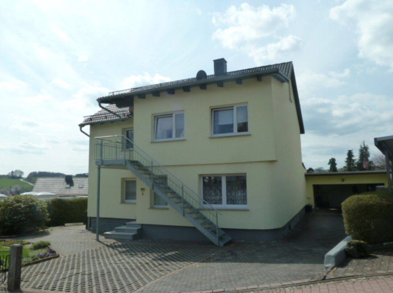 Haus mit großem Grundstück & Potenzial – Flieden-Magdlos, 36103 Flieden