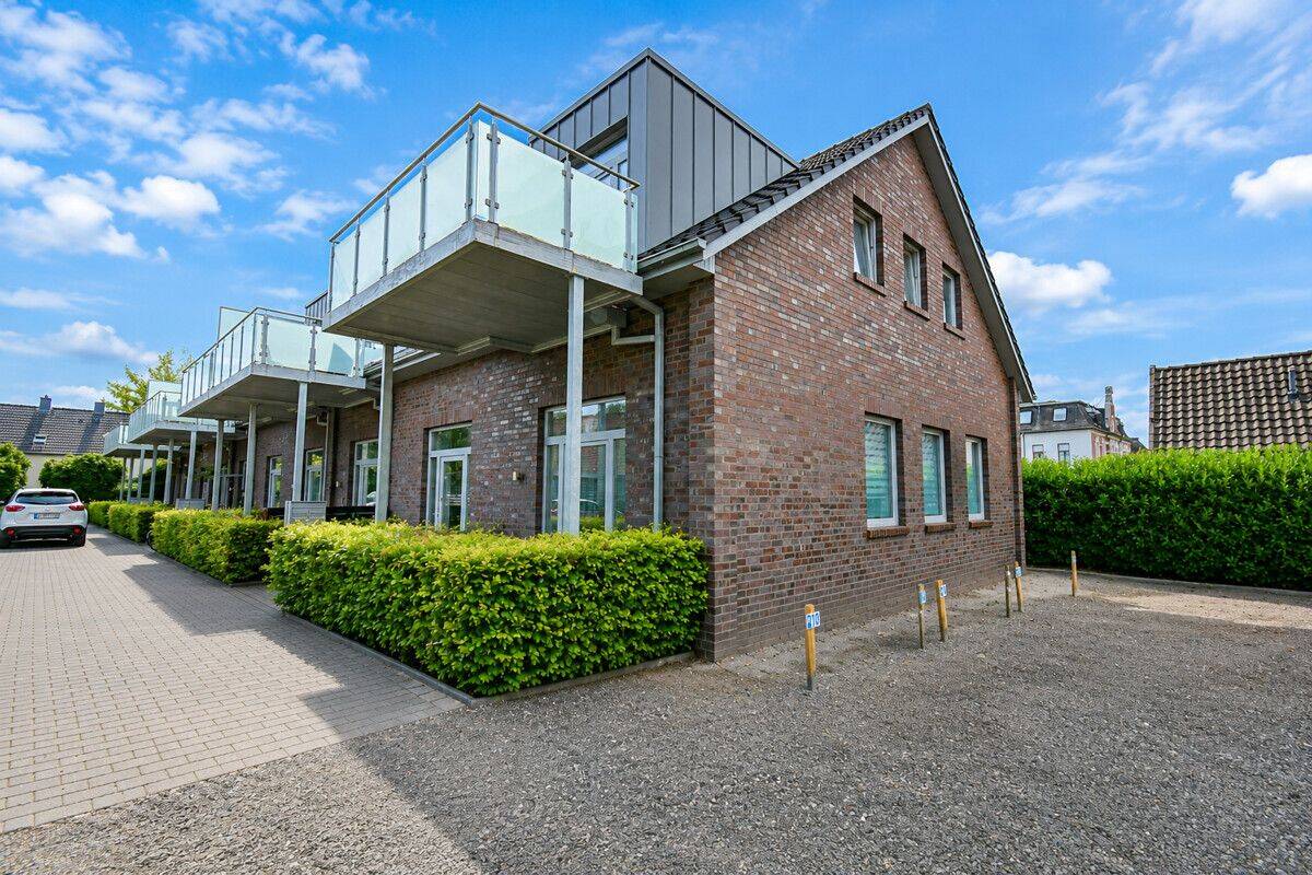 6744 – Attraktive 2-Zimmer-Dachgeschosswohnung mit EBK & Balkon!, 26135 Oldenburg (Oldb) (Kreyenbrück Krusenbusch Neuenwege Osternburg Tweelbäke)